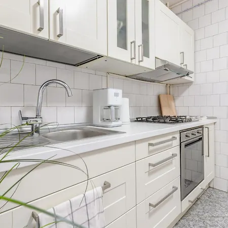 Sunshine Haven - M&n * Бухарест