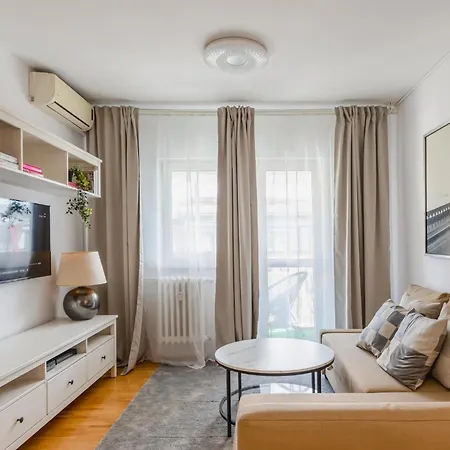 Sunshine Haven - M&n Apartment Bucharest