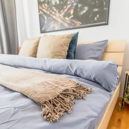 Sunshine Haven - M&n * Bucharest