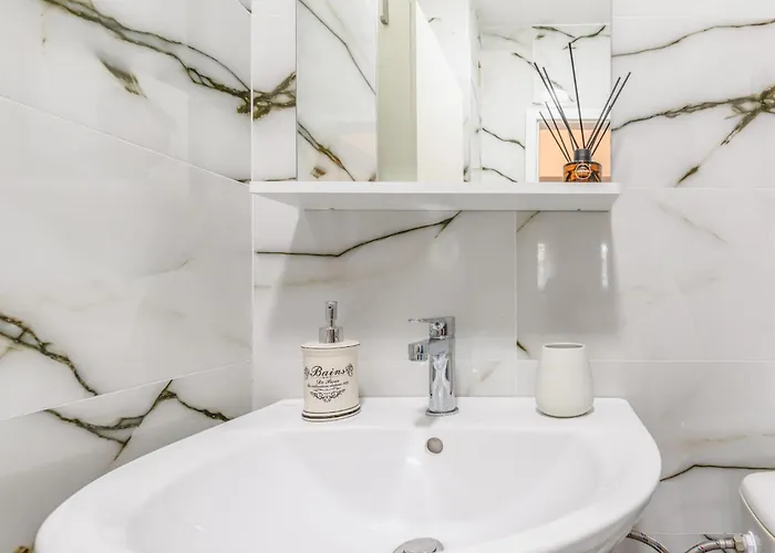 Sunshine Haven - M&n *