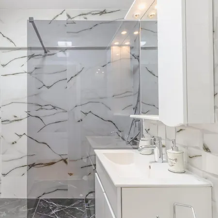 Sunshine Haven - M&n