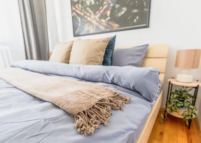 Sunshine Haven - M&n * Bucarest